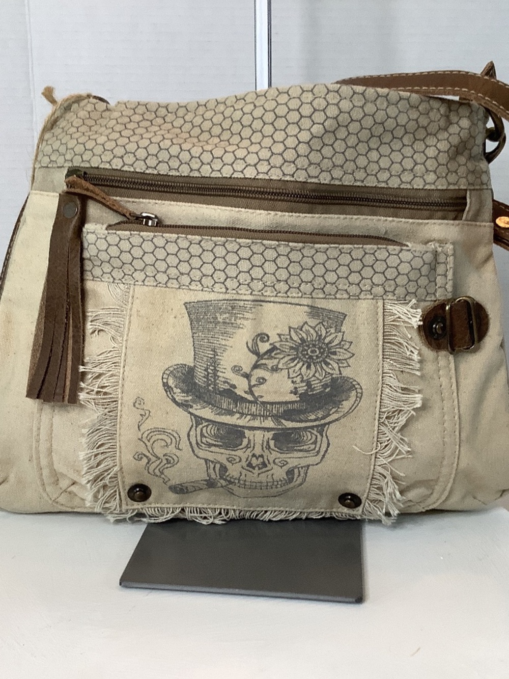 NWT CLEA RAY Canvas Skull shoulder crossbody bag - Picture 3 of 11